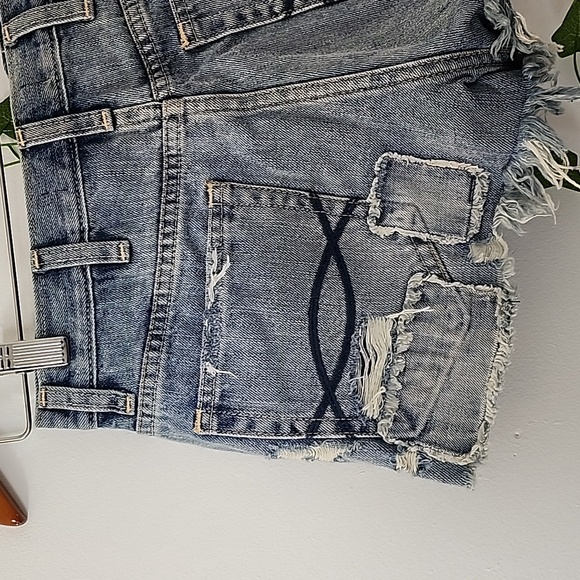 Abercrombie & Fitch Distressed Denim Jean Shorts - Picture 4 of 10